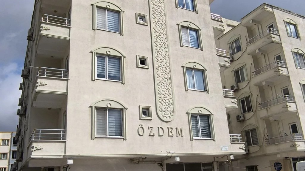 Batman'da öğretmen Ayşegül Yıldırım evinde ölü bulundu
