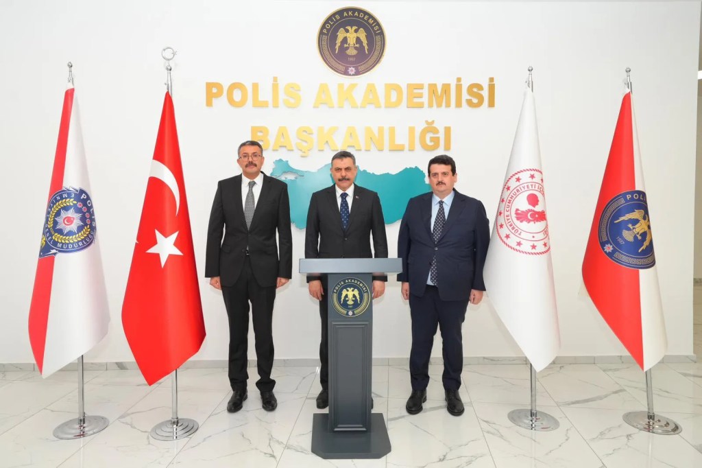 Bakan Çiftçi Polis Akademisi'ni Ziyaret Etti