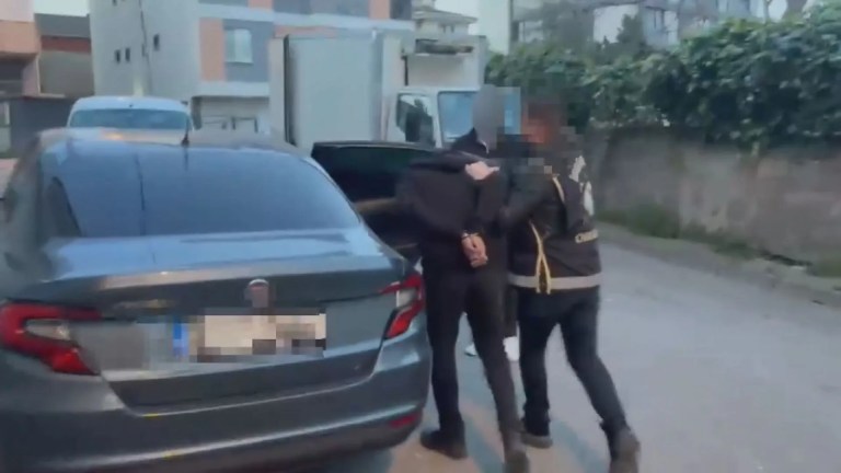 İstanbul'da suç örgütüne büyük darbe: 21 kişi tutuklandı