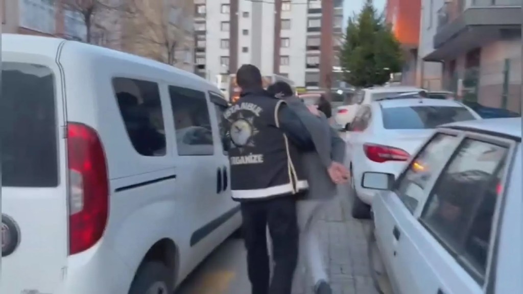 İstanbul'da suç örgütüne büyük darbe: 21 kişi tutuklandı