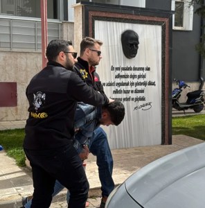 Konya'da Bisküvi Kutusunda Uyuşturucu Bulundu
