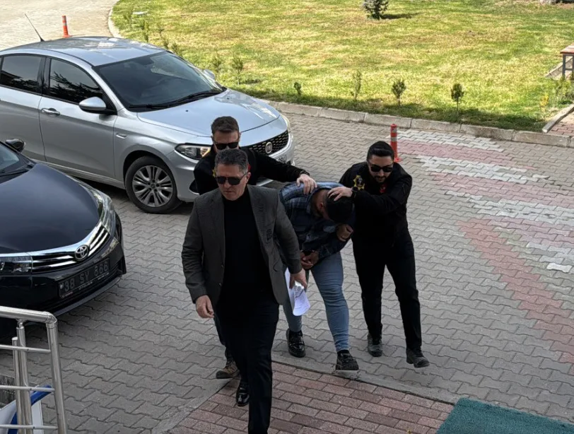 Konya'da Bisküvi Kutusunda Uyuşturucu Bulundu