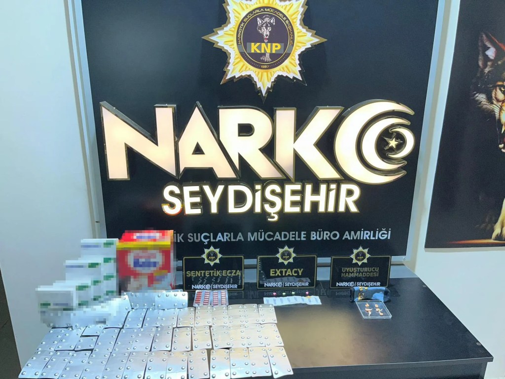 Konya'da Bisküvi Kutusunda Uyuşturucu Bulundu
