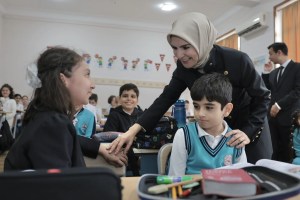 Bakan Göktaş Azerbaycan'da Türk Lisesini Ziyaret Etti