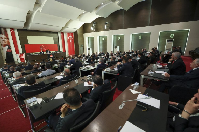 Özgür Özel İl Başkanlarıyla Toplantı Yaptı