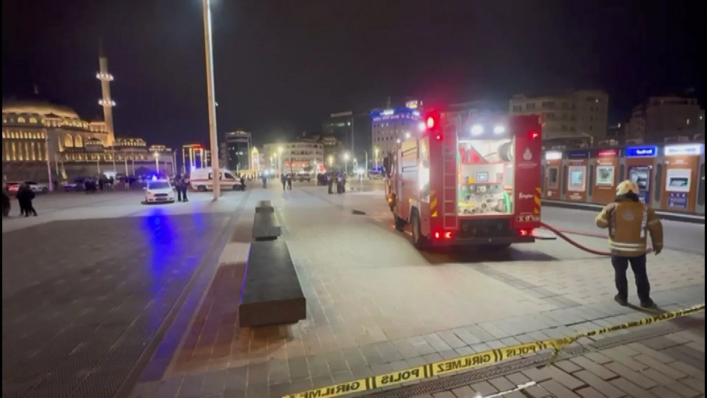 Taksim Metro İstasyonu'nda Yangın Korkuttu