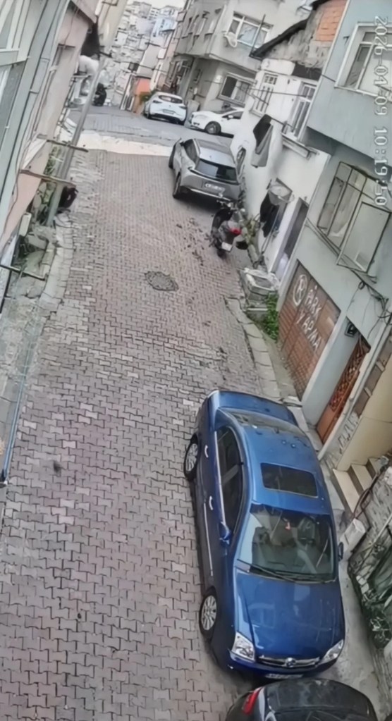 Kağıthane'de Hırsızlık: Örümcek Adam Gibi Tırmandı