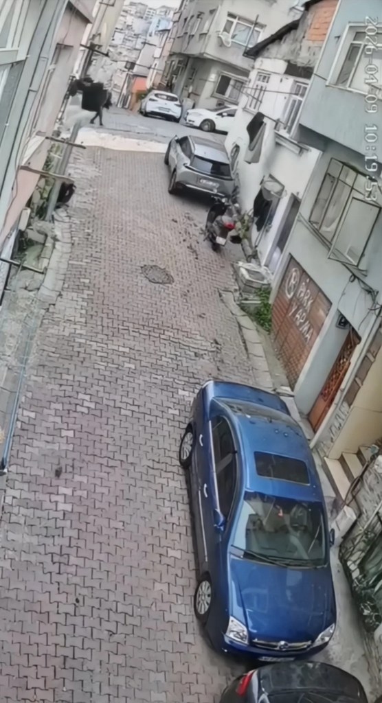 Kağıthane'de Hırsızlık: Örümcek Adam Gibi Tırmandı