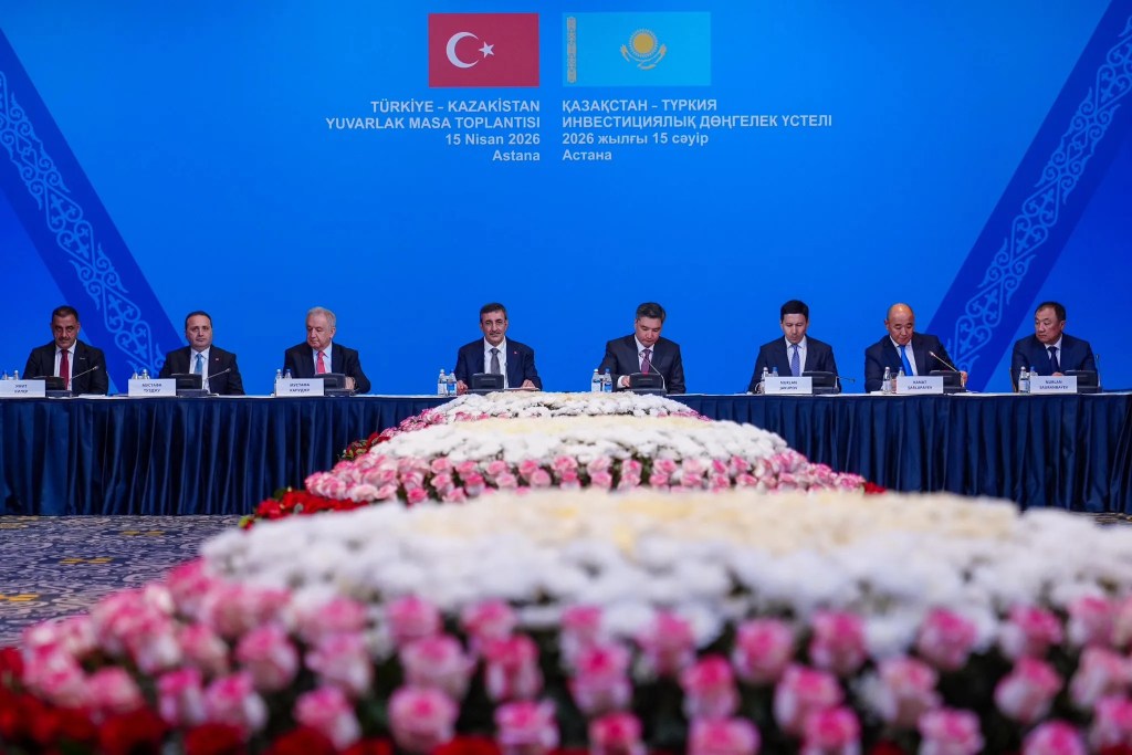 Yılmaz, Türkiye-Kazakistan Ticaret Hedeflerini Görüştü
