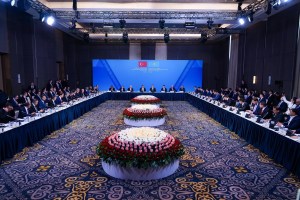 Yılmaz, Türkiye-Kazakistan Ticaret Hedeflerini Görüştü