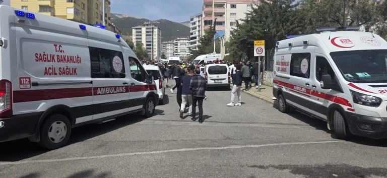 Kahramanmaraş'ta Okulda Silahlı Saldırı: 4 Kişi Hayatını Kaybetti