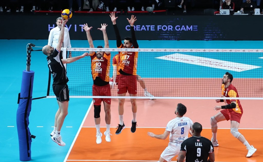 Galatasaray HDI Sigorta Halkbank'ı Mağlup Ederek Finale Yükseldi