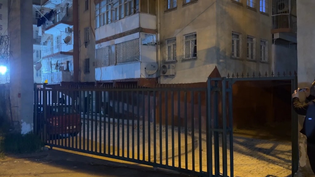 Diyarbakır'da Aile Faciası: Eşini Öldürdü, Kızını Yaraladı
