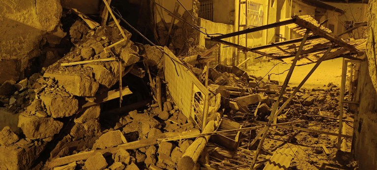 Kayseri'de Kerpiç Ev Çöktü: Mahallede Panik Yaşandı