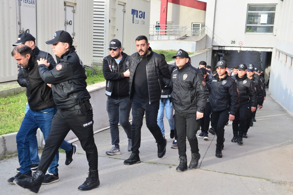 Adana Merkezli Operasyonda 287 Şüpheli Adliyede