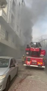 Esenyurt'ta Fırın Yangınına Su Tankeri Müdahalesi