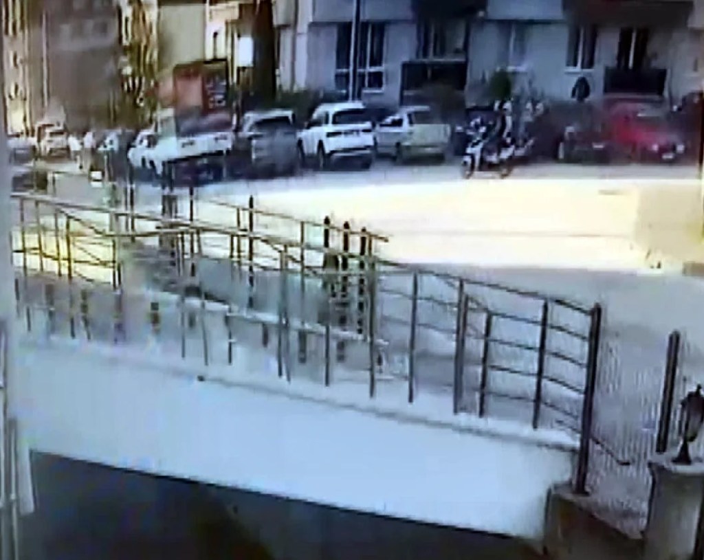 Bolu'da Motosiklet Kazası Kameralara Yansıdı