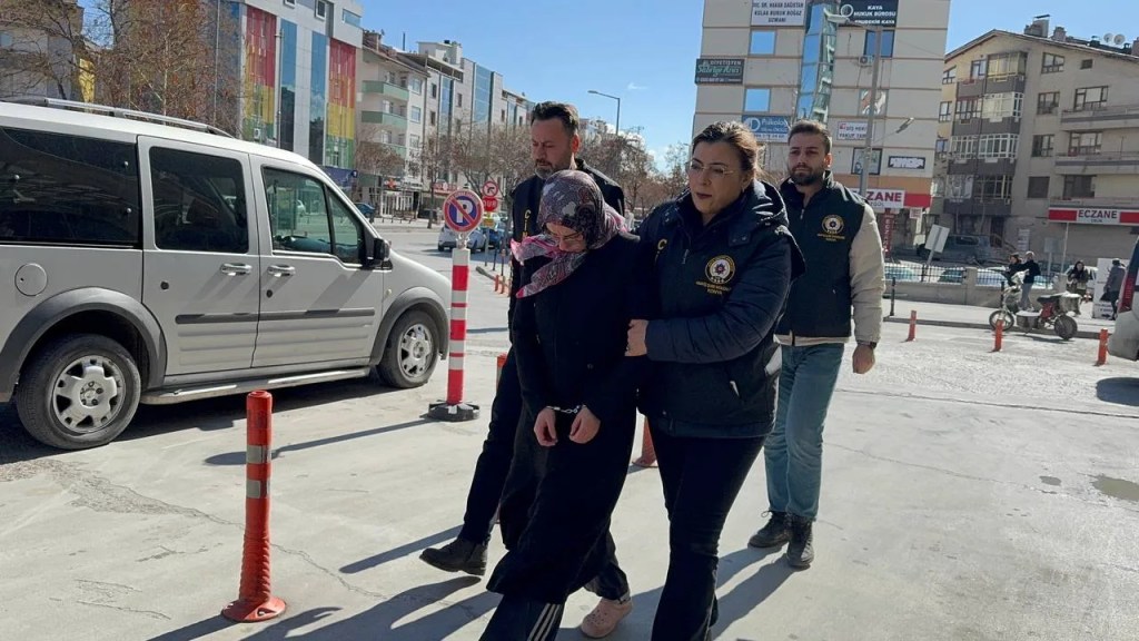 Eşini öldüren kadına tahrik ve iyi hal indirimi