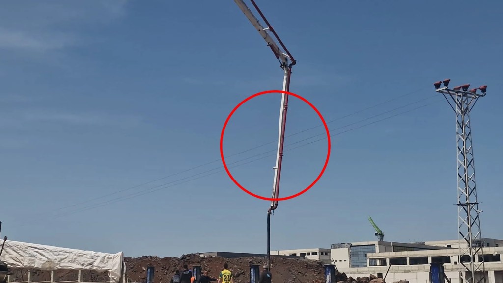 Diyarbakır'da İnşaatta Elektrik Akımına Kapılan İşçiler Yaralandı