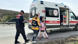 Kütahya'da Su Kanalına Düşen Araçta 4 Kişi Yaralandı