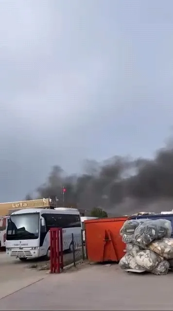 İnegöl'deki Mobilya Fabrikasında Yangın Kontrol Altına Alındı