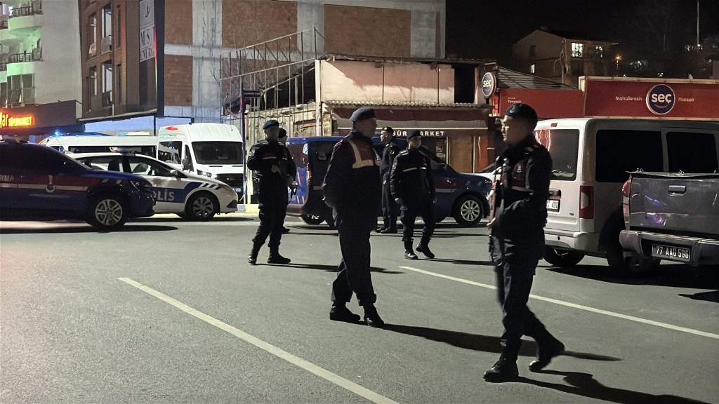 Yalova Altınova'da Silahlı Kavga: 6 Kişi Yaralandı