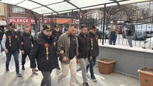 Eskişehir'de Barlar Sokağında Bıçaklı Kavga: 10 Gözaltı