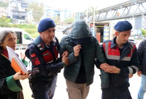 Alanya'da Okul Saldırılarına Destek Paylaşımı Yapan Öğrenci Tutuklandı