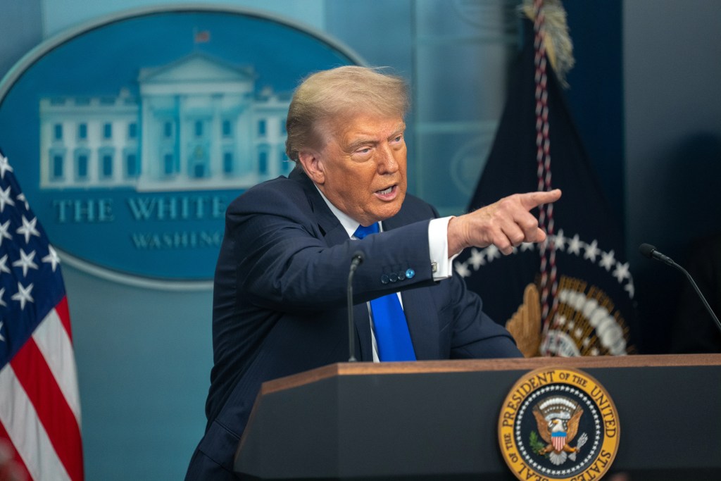 Trump: İran Anlaşması Tamamlanana Kadar Abluka Sürecek