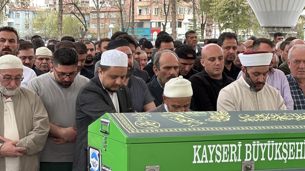 Kayseri'de Silahlı Saldırıda Hayatını Kaybeden Akademisyen Defnedildi
