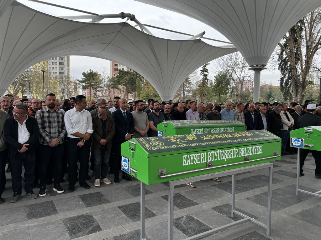 Kayseri'de Silahlı Saldırıda Hayatını Kaybeden Akademisyen Defnedildi