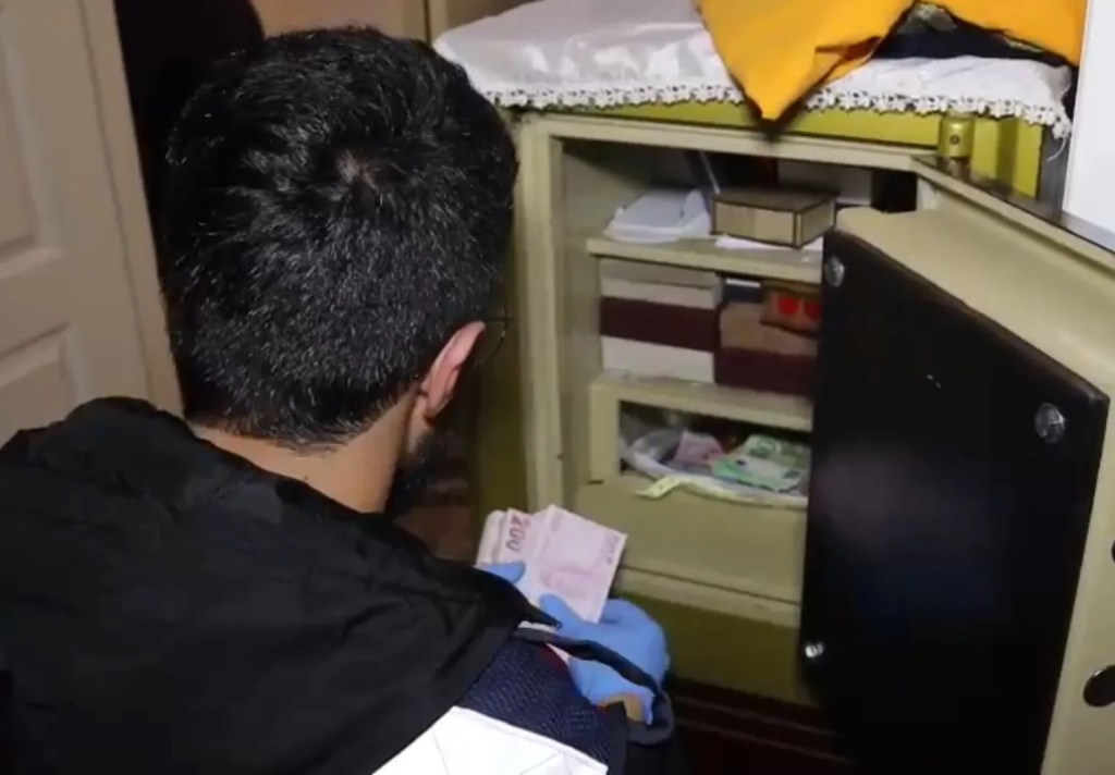 Mersin Merkezli Operasyonda 25 Kişi Tutuklandı