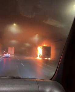 Pendik'te Tünel Yangını Korkuttu