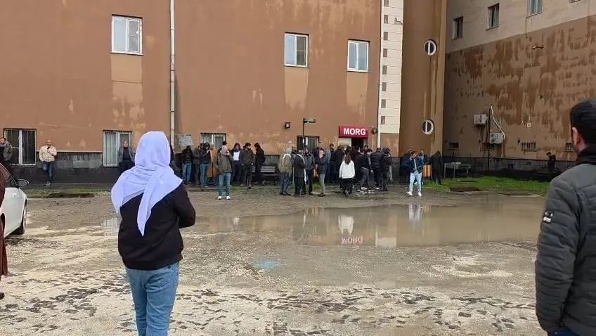 Diyarbakır'da Okul Bahçesine Yıldırım Düştü: İki Çocuk Hayatını Kaybetti