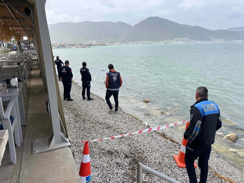 Fethiye Sahilinde Bir Erkek Cesedi Bulundu