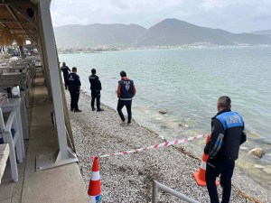 Fethiye Sahilinde Bir Erkek Cesedi Bulundu