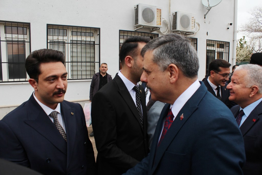 Bakan Çiftçi İlk Görev Yeri Gülağaç'ı Ziyaret Etti