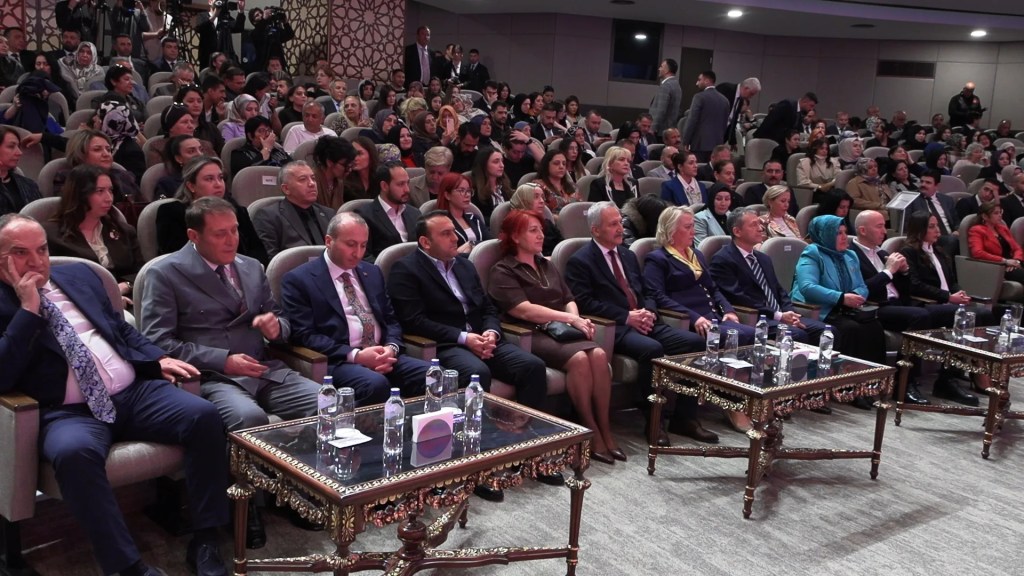 MHP'de Kadınların Sesi Paneli Düzenlendi