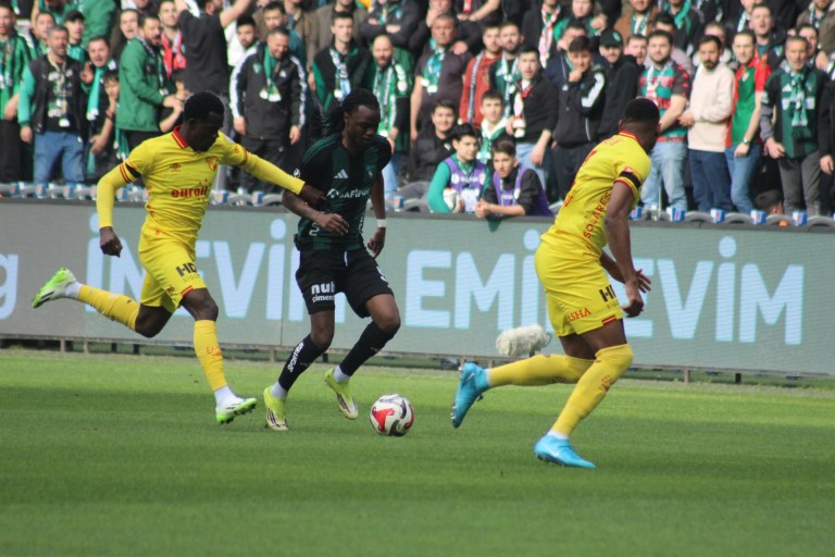 Kocaelispor ve Göztepe Arasında Heyecan Dolu Beraberlik
