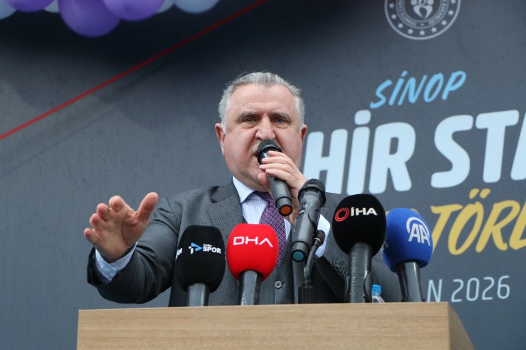 Bakan Bak: Çocukları Sporla Kötü Alışkanlıklardan Koruyalım