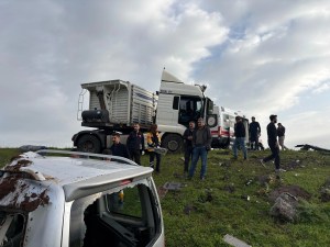Siverek'te TIR ve ticari araç kazası: 2 ölü, 1 yaralı
