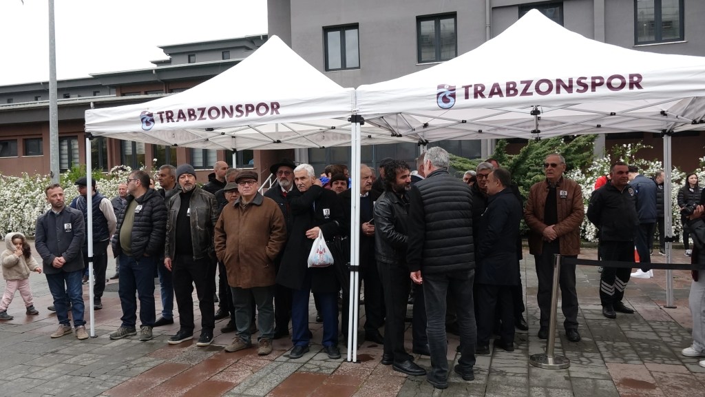 Trabzonspor'da Atay Aktuğ Anıldı