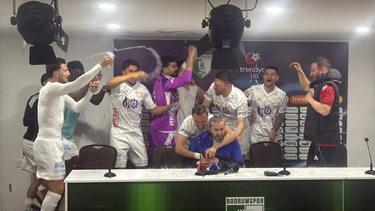 Erzurumspor'un Süper Lig Sevinci: Özbalta'ya Sürpriz Kutlama