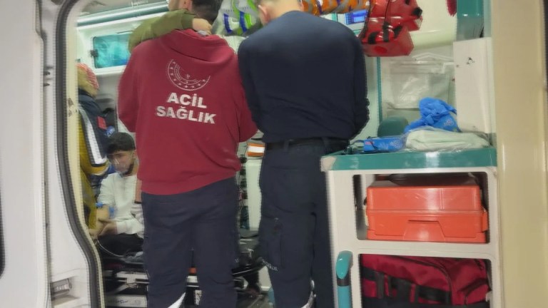 Avcılar'da Yangın: 20 Kişi Kurtarıldı