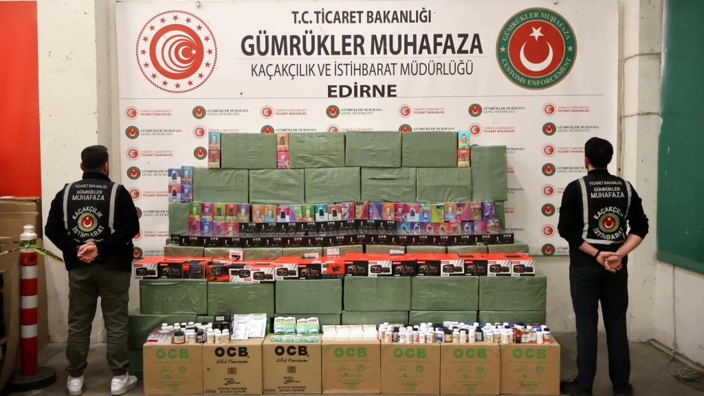 Kapıkule'de Büyük Kaçak Eşya Operasyonu