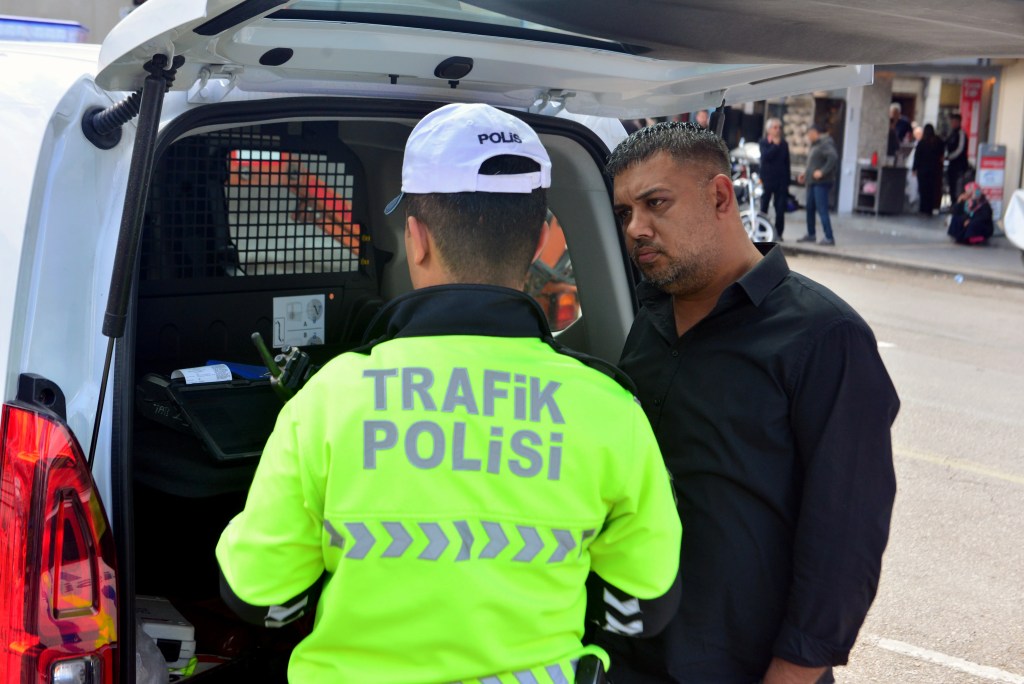 Adana'da Gereksiz Korna Kullanan Sürücülere Ceza Yağdı