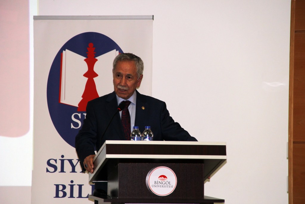 Bülent Arınç: Eğitimde Geleceğimizi Garanti Altına Almalıyız