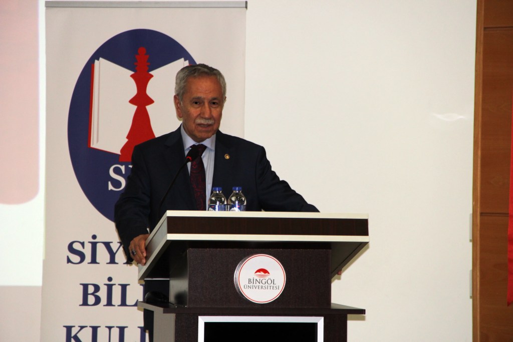 Bülent Arınç: Eğitimde Geleceğimizi Garanti Altına Almalıyız