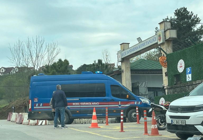 Kocaeli'de Jandarmadan Şafak Operasyonu