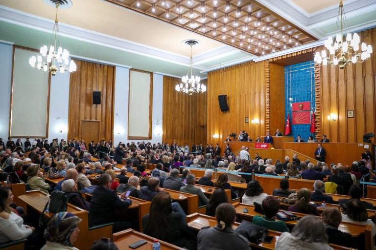 Özgür Özel'den Ara Seçim Çağrısı: Hodri Meydan